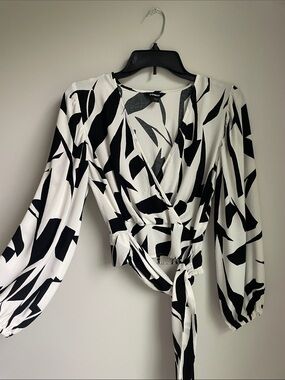 Express Black & White Abstract Tie-Front Top - Long Sleeve